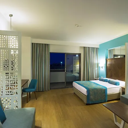 Terrace Elite 5* Side