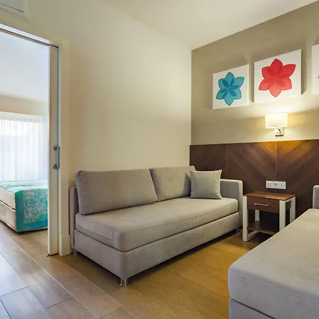 Terrace Elite Ultra Ξενοδοχείο